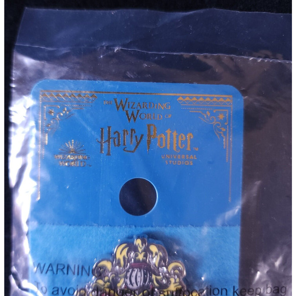 Universal Studios Wizarding World Of Harry Potter Gryffindor Quidditch 6 Pin Set - Picture 4 of 6